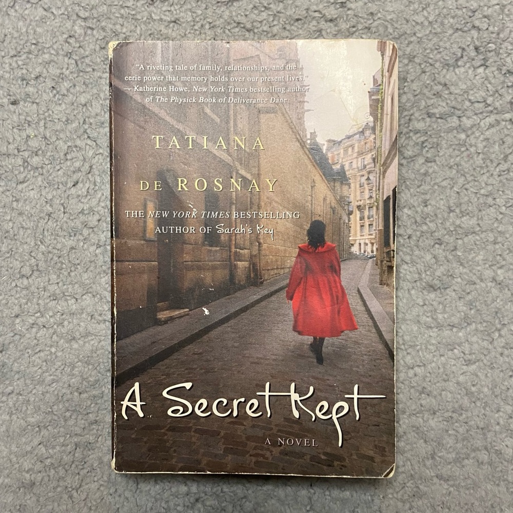 A Secret Kept by Tatiana de Rosnay ( Paperback)